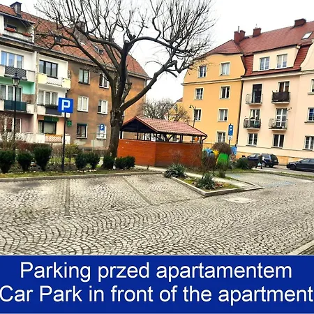 Przy Starowce - Zoni - 2 Osobne Sypialnie, 2 Separate Bedrooms In Old Town - Main Square, Amazing View, Location! * Boleslawiec (Lower Silesia)